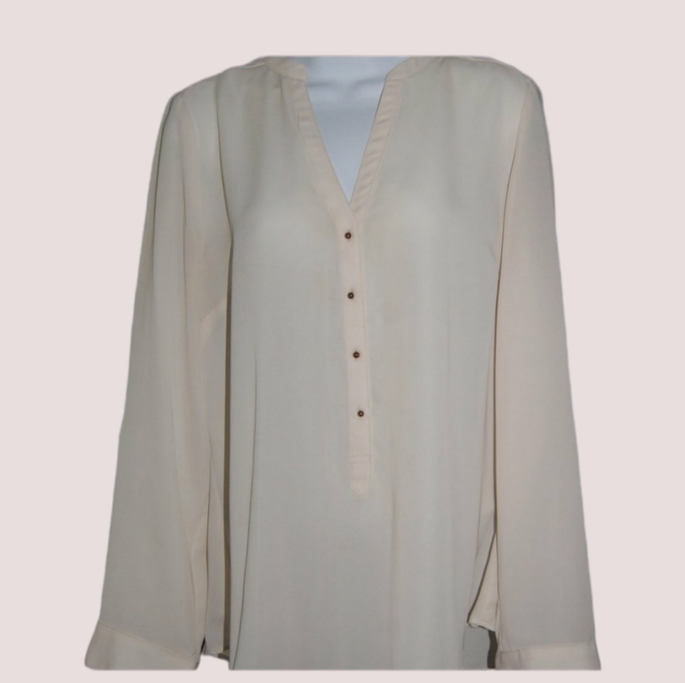 ♡Lauren Conrad CreamBlouse